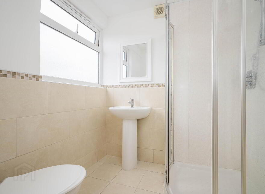 40 Glen Road, Castlereagh, Belfast, BT5 7LT