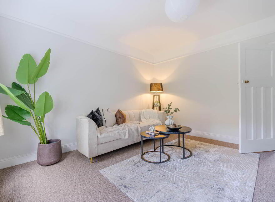 40 Glen Road, Castlereagh, Belfast, BT5 7LT