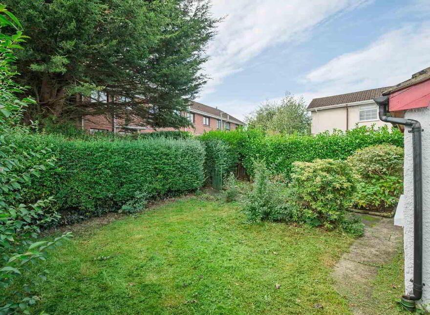 40 Glen Road, Castlereagh, Belfast, BT5 7LT