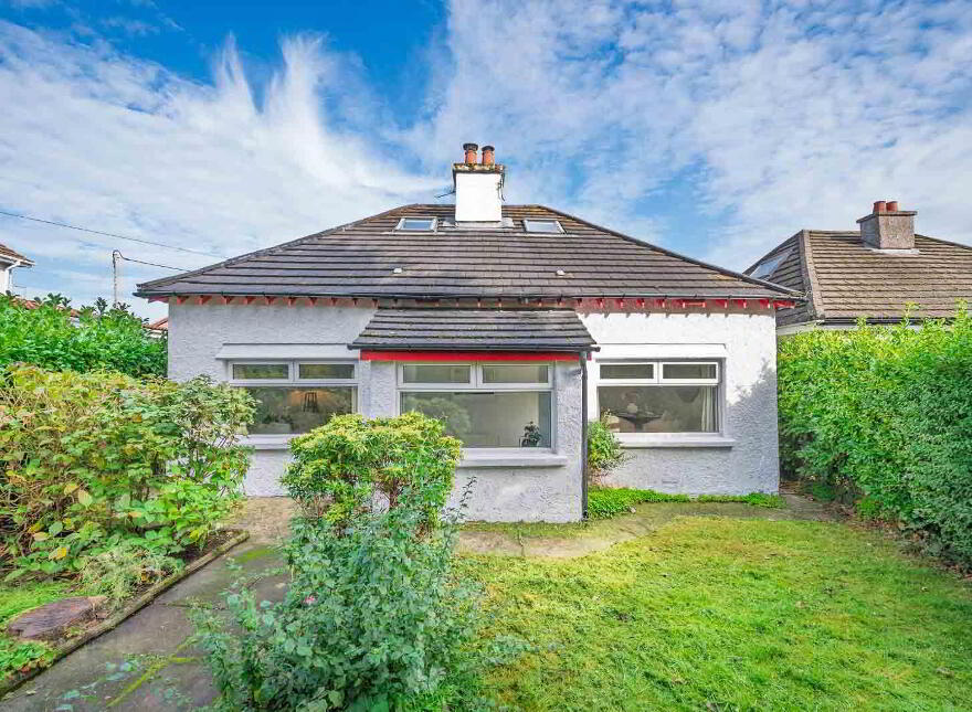 40 Glen Road, Castlereagh, Belfast, BT5 7LT