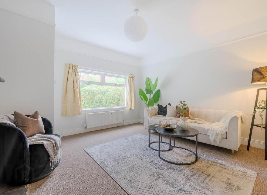 40 Glen Road, Castlereagh, Belfast, BT5 7LT