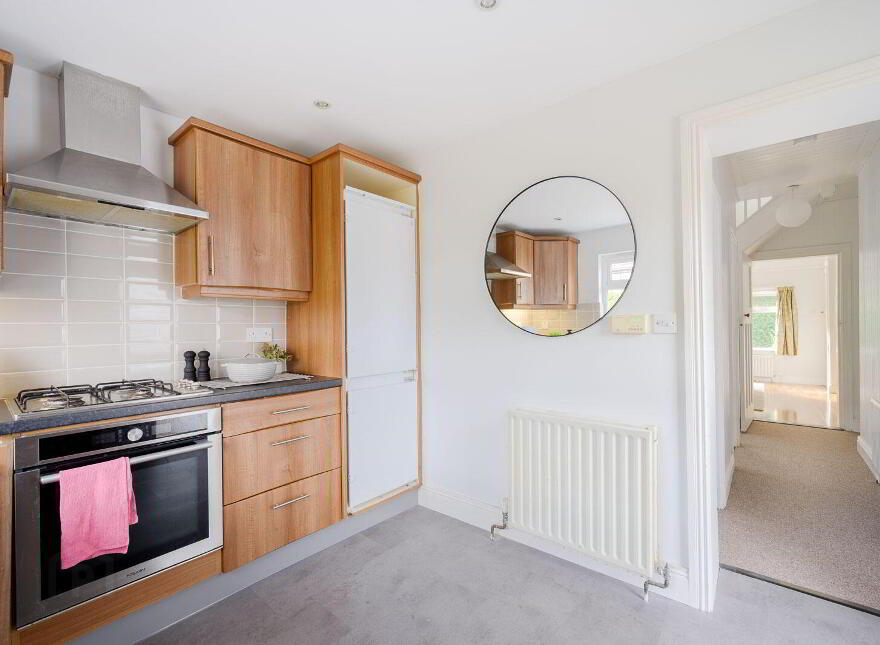 40 Glen Road, Castlereagh, Belfast, BT5 7LT