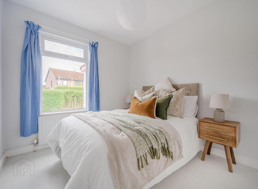 40 Glen Road, Castlereagh, Belfast, BT5 7LT