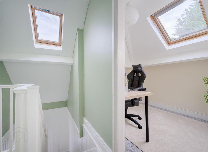 40 Glen Road, Castlereagh, Belfast, BT5 7LT