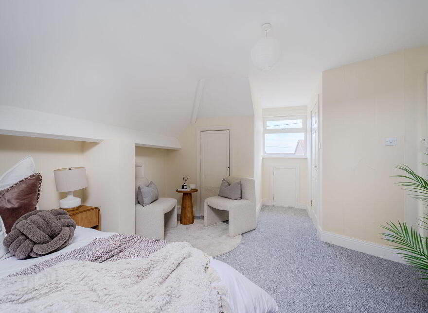 40 Glen Road, Castlereagh, Belfast, BT5 7LT
