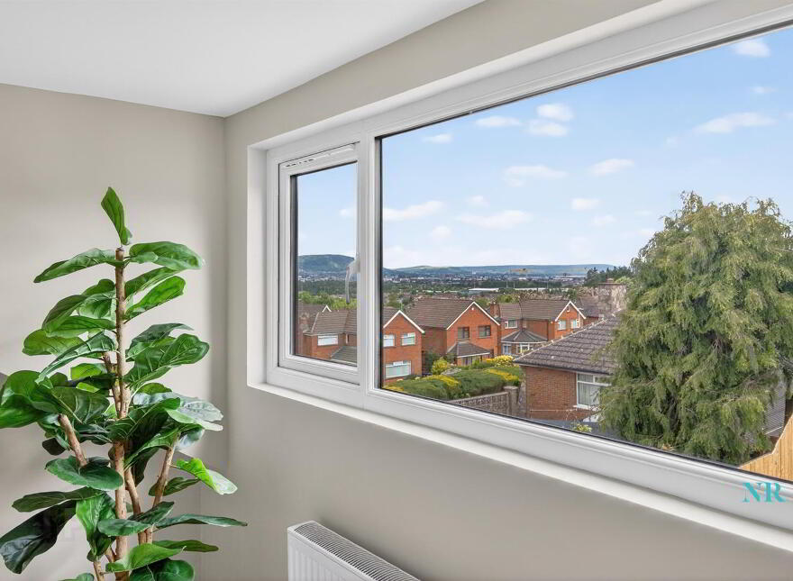 4 Glencregagh Road, Belfast, BT8 6FZ