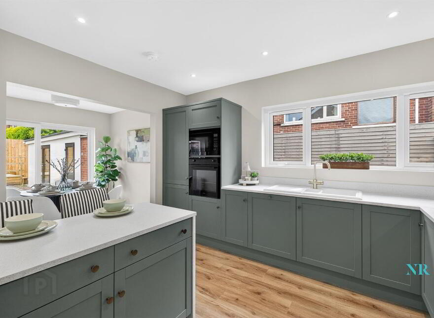 4 Glencregagh Road, Belfast, BT8 6FZ