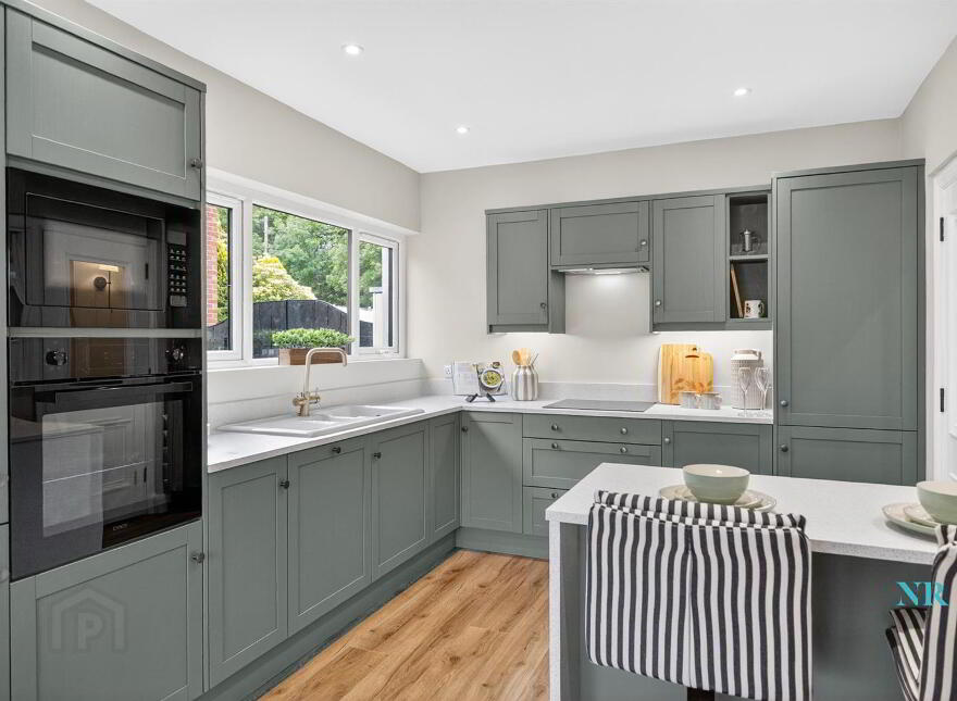 4 Glencregagh Road, Belfast, BT8 6FZ