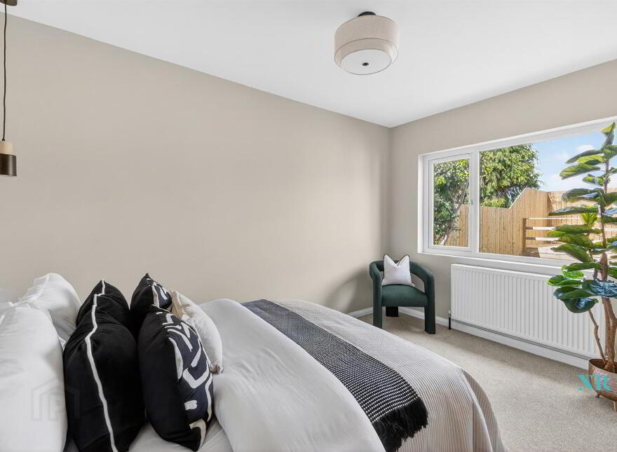 4 Glencregagh Road, Belfast, BT8 6FZ
