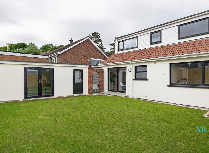 4 Glencregagh Road, Belfast, BT8 6FZ