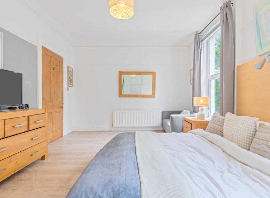 68 South Parade, Belfast, BT7 2GQ