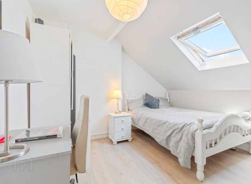 68 South Parade, Belfast, BT7 2GQ