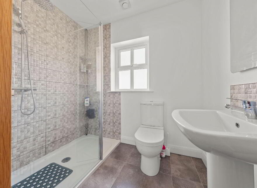 73 Magheraboy Avenue, Portrush, BT56 8GW
