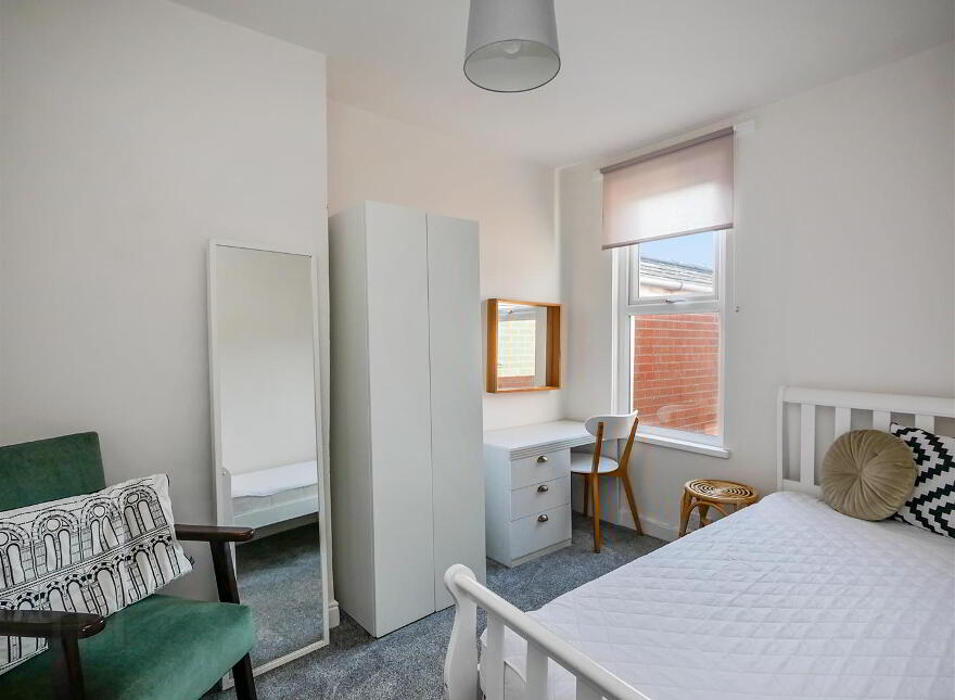 111 Ogilvie Street, Woodstock / Cregagh Road, Belfast, BT6 8NH