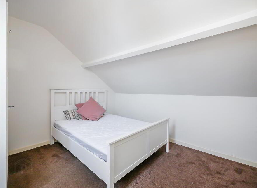111 Ogilvie Street, Woodstock / Cregagh Road, Belfast, BT6 8NH