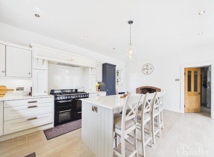 64 Lisburn Road, Saintfield, Ballynahinch, BT24 7BP