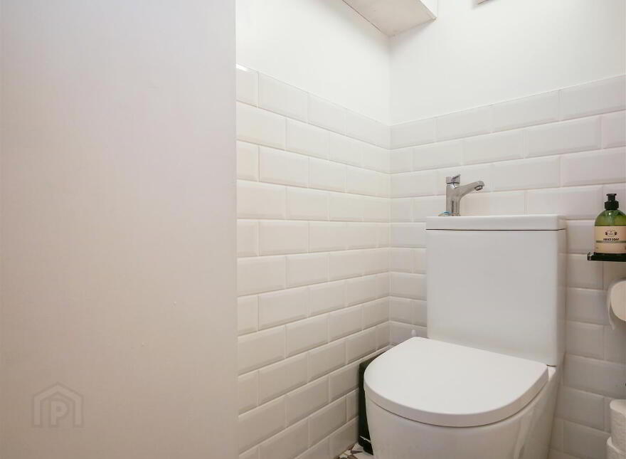 32 Queensberry Park, Rosetta, Belfast, BT6 0HN