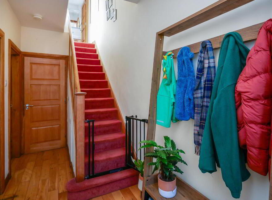 32 Queensberry Park, Rosetta, Belfast, BT6 0HN