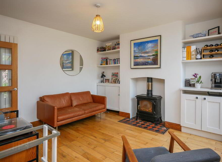 32 Queensberry Park, Rosetta, Belfast, BT6 0HN
