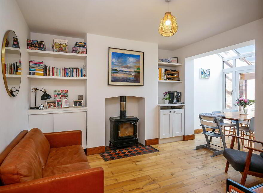 32 Queensberry Park, Rosetta, Belfast, BT6 0HN