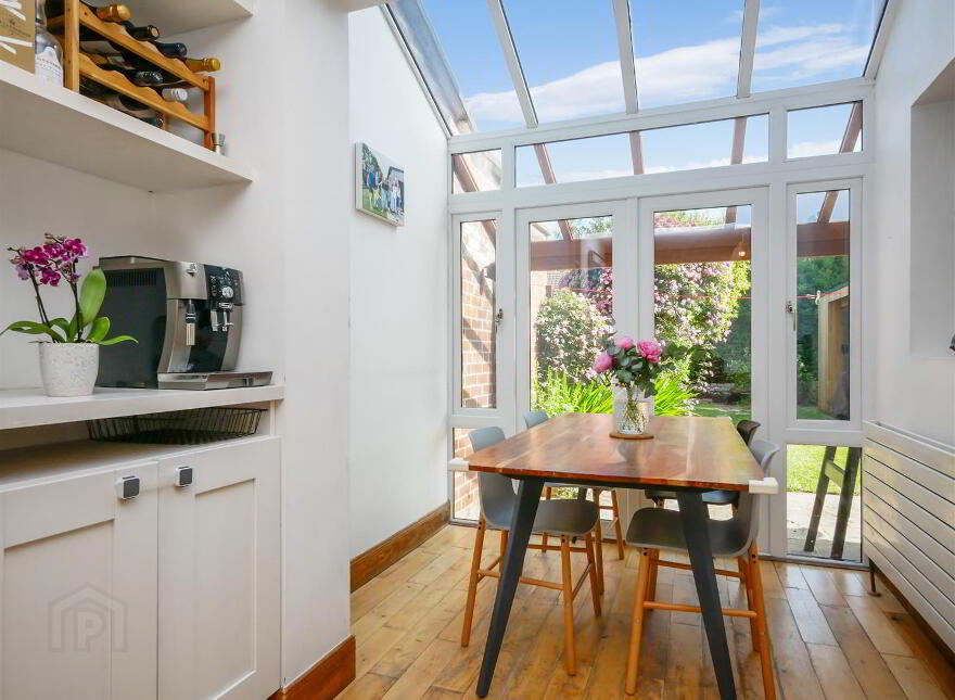 32 Queensberry Park, Rosetta, Belfast, BT6 0HN