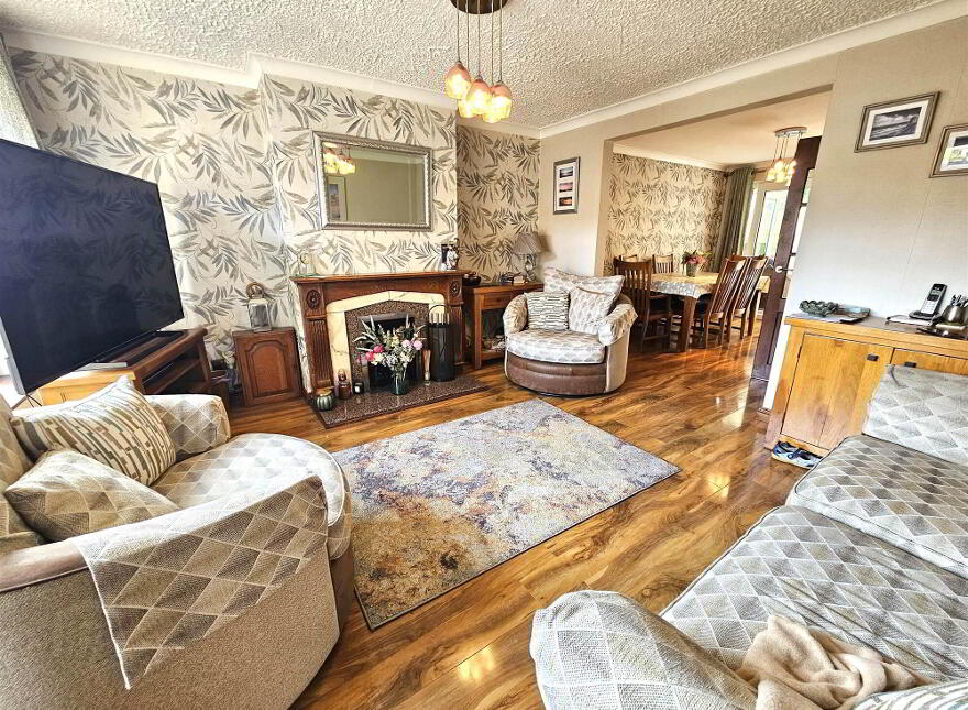 15 Glenhead Avenue, Dunmurry, Belfast, BT17 9AX