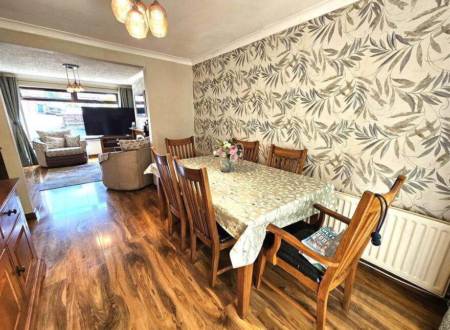 15 Glenhead Avenue, Dunmurry, Belfast, BT17 9AX