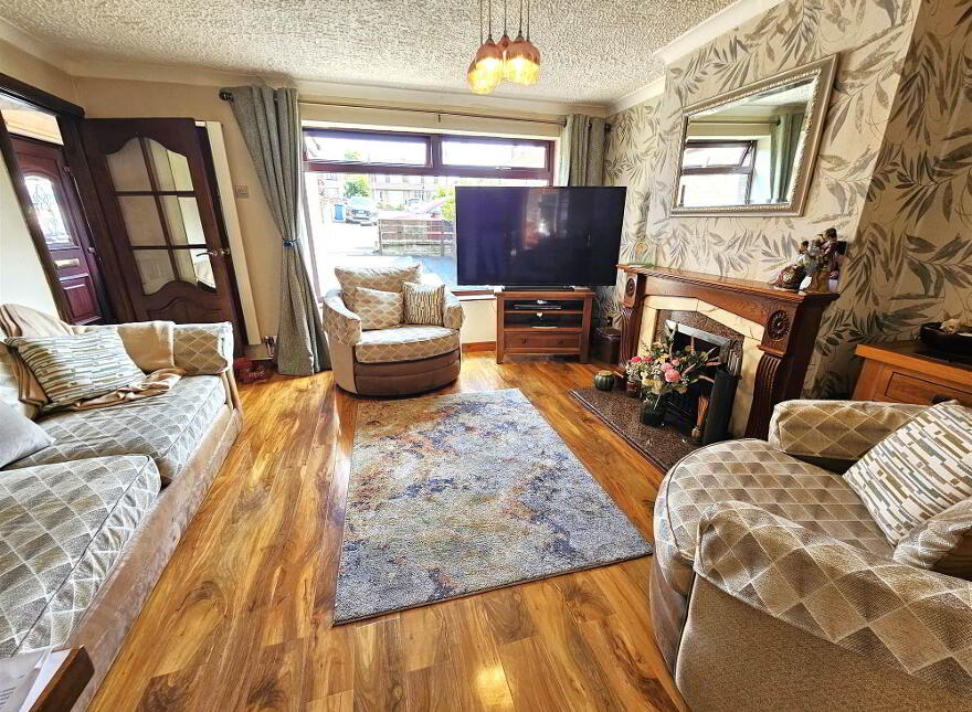 15 Glenhead Avenue, Dunmurry, Belfast, BT17 9AX