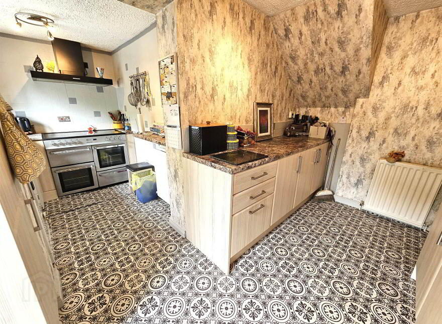 15 Glenhead Avenue, Dunmurry, Belfast, BT17 9AX