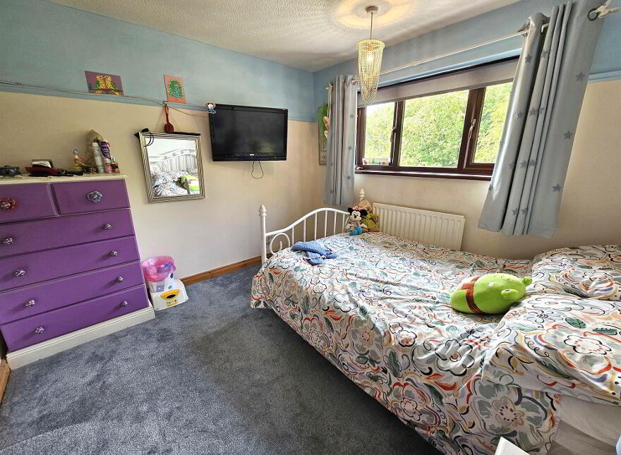15 Glenhead Avenue, Dunmurry, Belfast, BT17 9AX