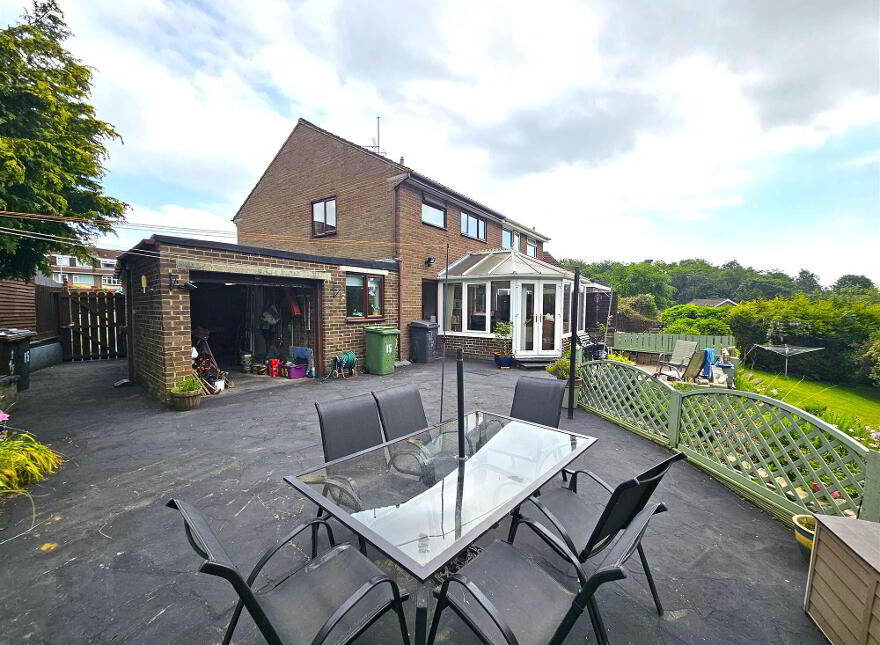 15 Glenhead Avenue, Dunmurry, Belfast, BT17 9AX