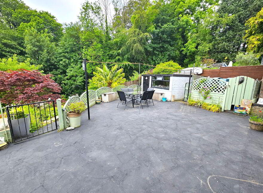 15 Glenhead Avenue, Dunmurry, Belfast, BT17 9AX