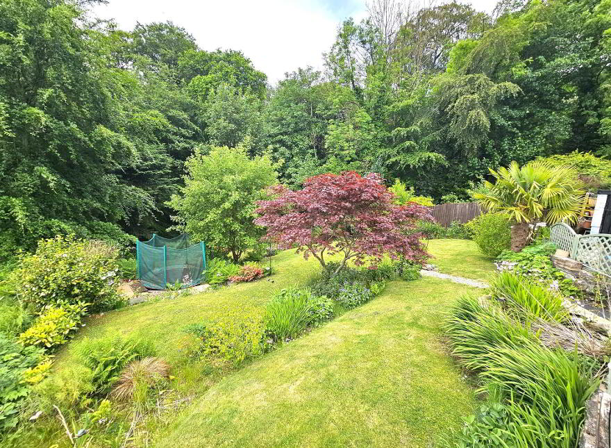 15 Glenhead Avenue, Dunmurry, Belfast, BT17 9AX