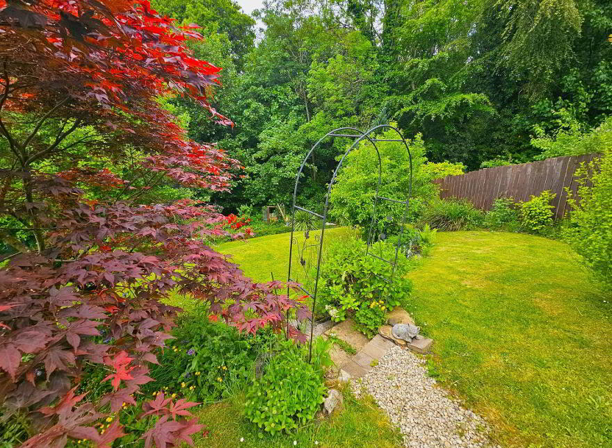 15 Glenhead Avenue, Dunmurry, Belfast, BT17 9AX