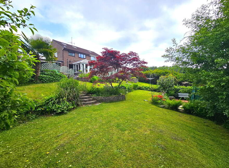 15 Glenhead Avenue, Dunmurry, Belfast, BT17 9AX