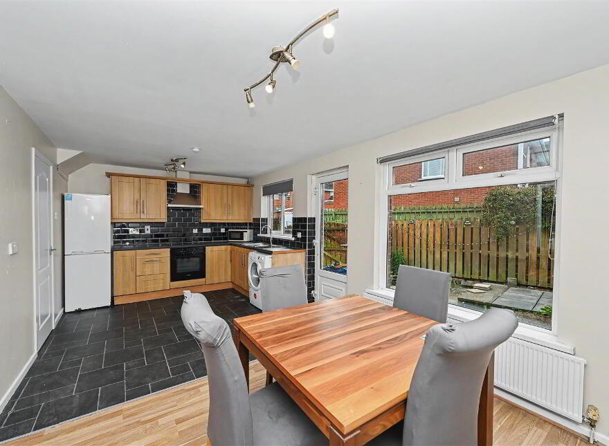 2 Lake Glen Park, Belfast, BT11 8TE