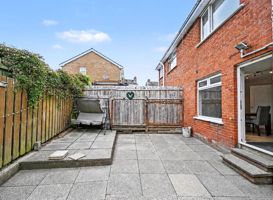 2 Lake Glen Park, Belfast, BT11 8TE