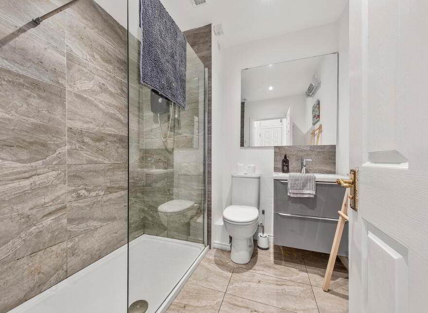 9 Royale Court Apartments, Main Street, Portrush, BT56 8DA