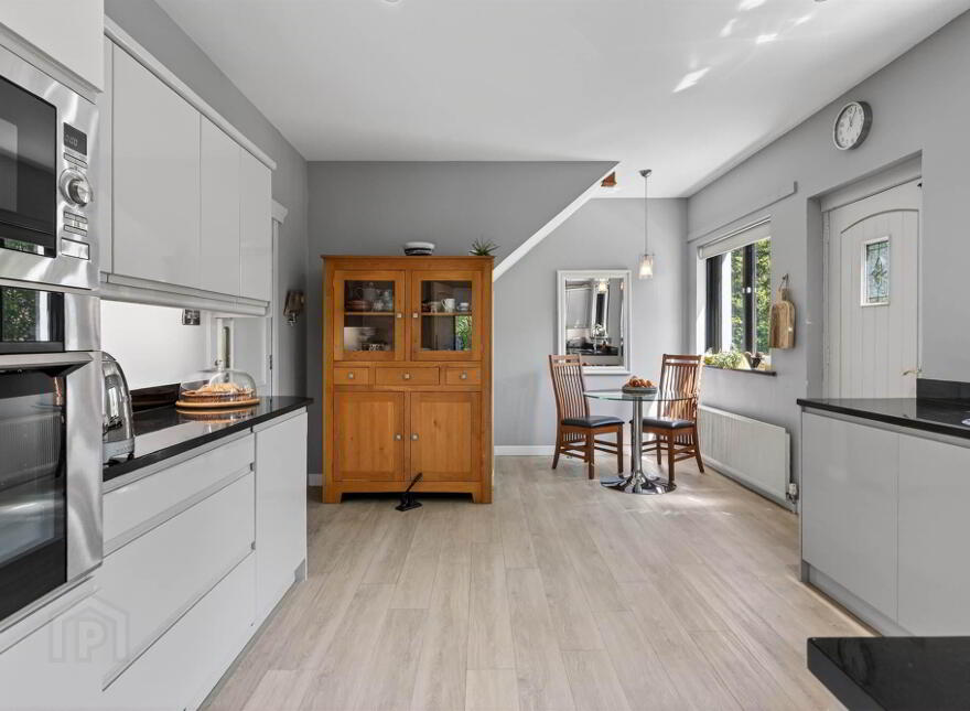 12 Royal Lodge Avenue, Belfast, BT8 7YR