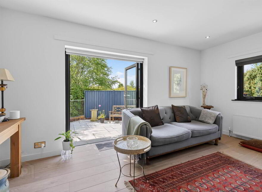 12 Royal Lodge Avenue, Belfast, BT8 7YR