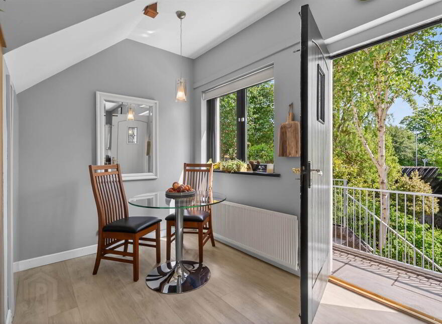 12 Royal Lodge Avenue, Belfast, BT8 7YR