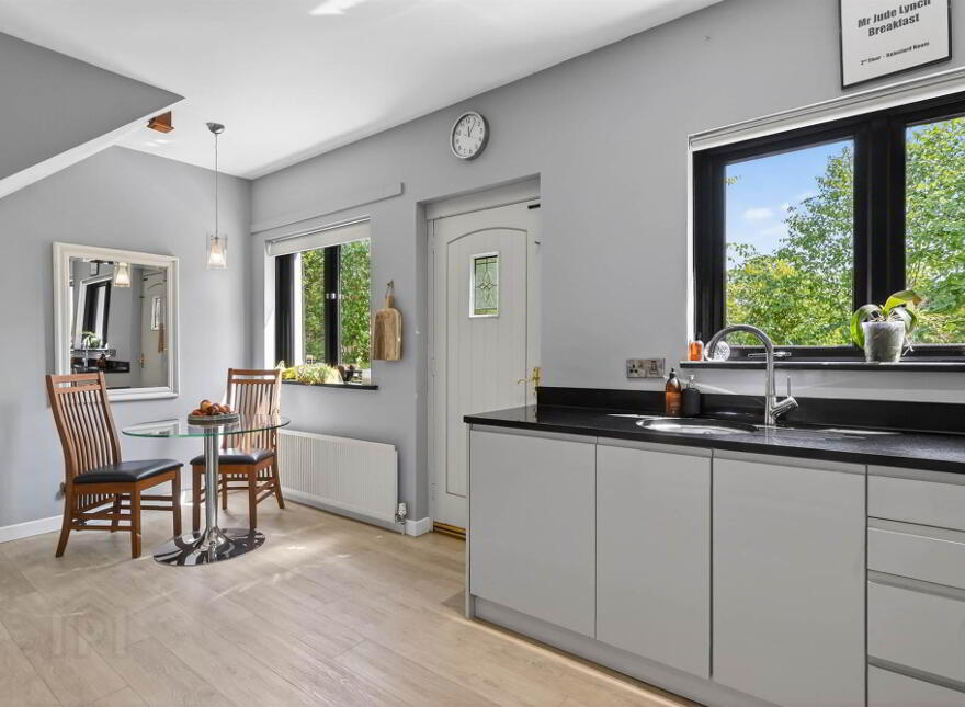 12 Royal Lodge Avenue, Belfast, BT8 7YR