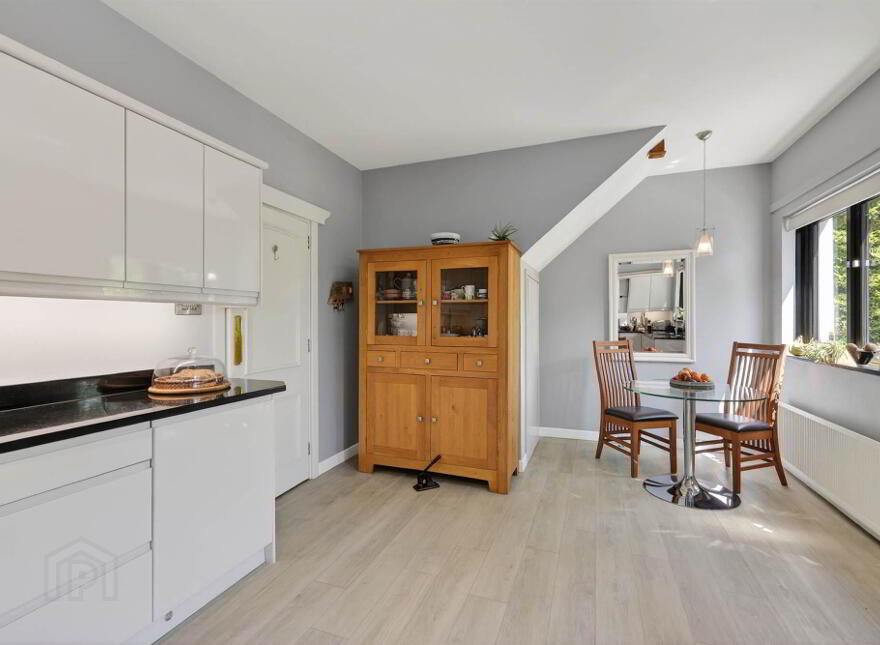 12 Royal Lodge Avenue, Belfast, BT8 7YR