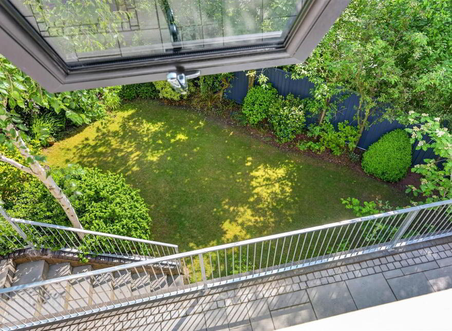 12 Royal Lodge Avenue, Belfast, BT8 7YR