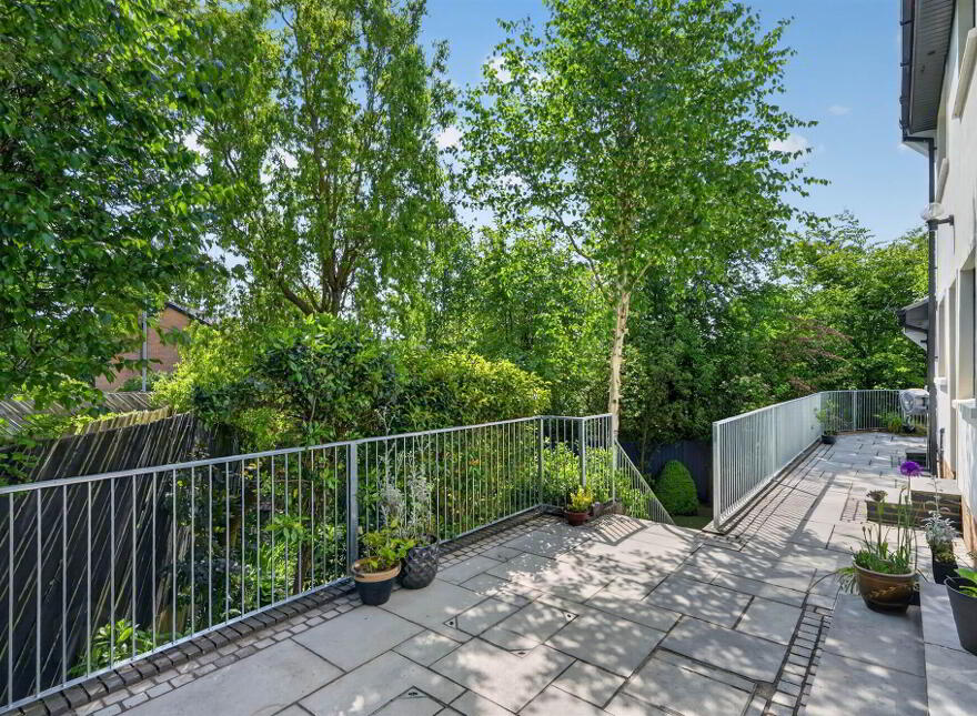 12 Royal Lodge Avenue, Belfast, BT8 7YR