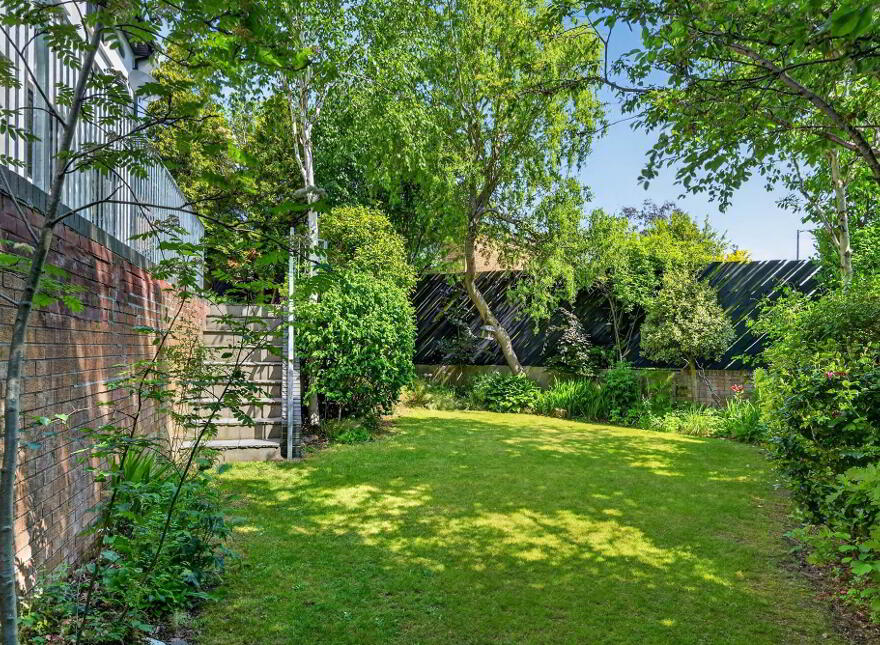12 Royal Lodge Avenue, Belfast, BT8 7YR
