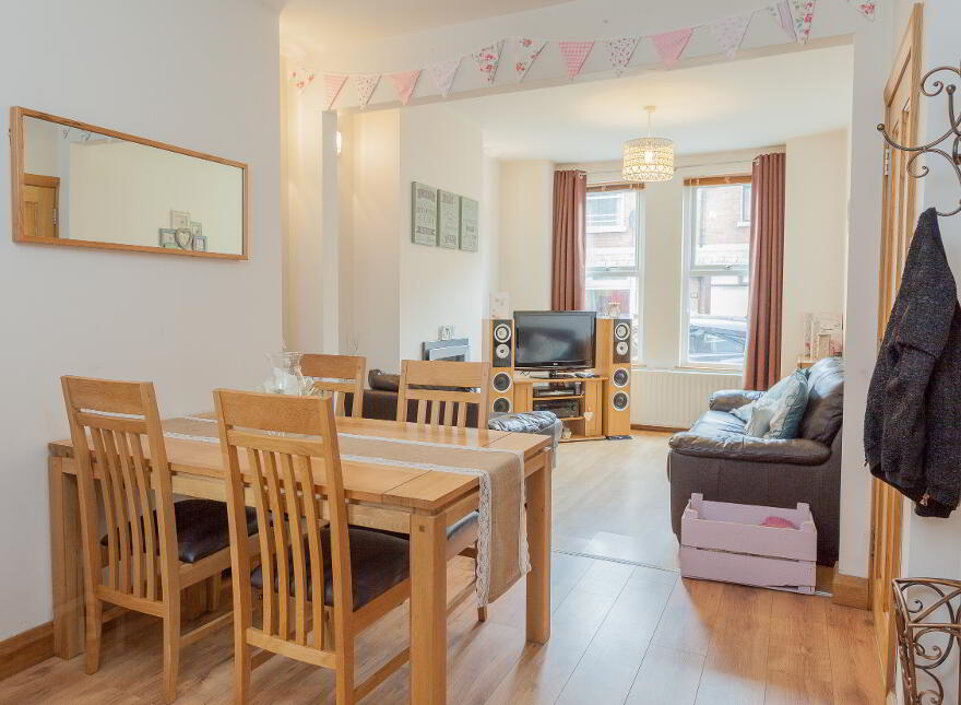 38 Meadowbank Place, Lisburn Road, South Belfast, Belfast, BT9 7FF
