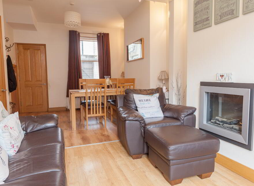 38 Meadowbank Place, Lisburn Road, South Belfast, Belfast, BT9 7FF