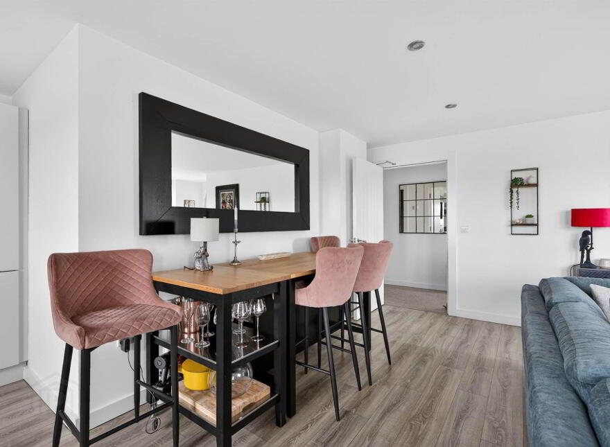 Apt 17 The Sandford, 37 Bridge End, Belfast, BT5 4AW