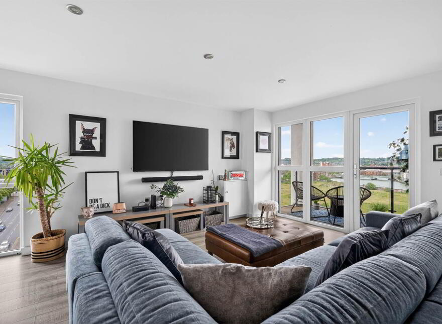 Apt 17 The Sandford, 37 Bridge End, Belfast, BT5 4AW